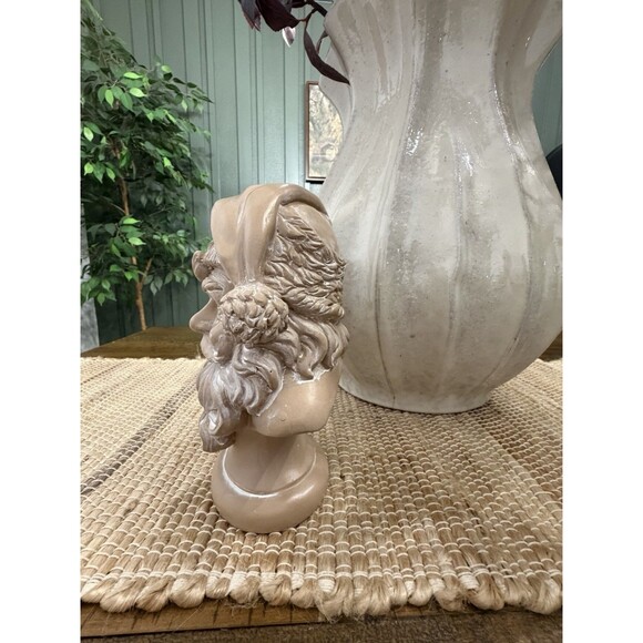 7.5” Santa Bust Table Top Decor NEW - Picture 4 of 5